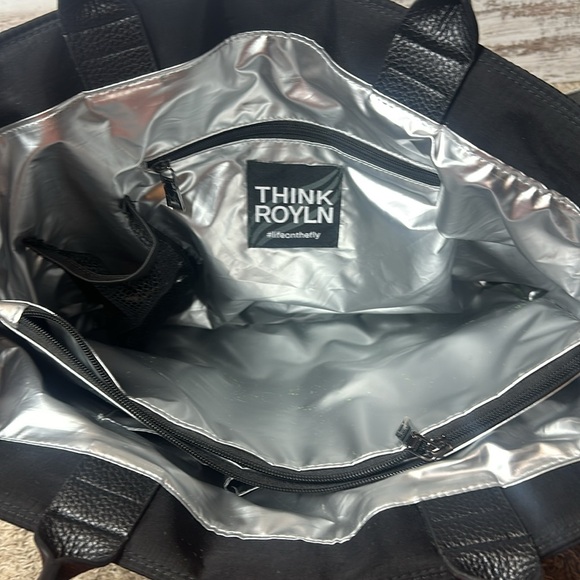 THINK ROYLN THE PARISIAN - BLACK - Picture 8 of 10